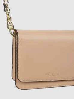 Seidenfelt Crossbody Bag In Leder-Optik Modell 'Nees' - Sand -Damenbekleidungsgeschäft a4p4id9gal84edhi957kmc1jal738l2l9pajei1k9kokmg9l6t834j9g9l730d2i9ork2jqha1akckhi8t3j8opjc8qmceb170r3edhk60o3eeb260oj4cb668qm8o9h70p3acg