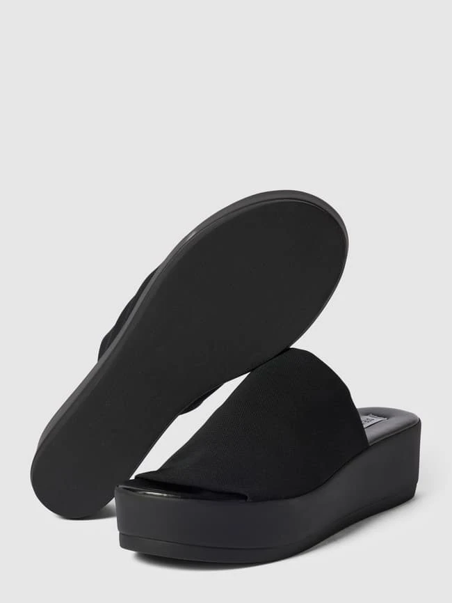 Steve Madden Pantoletten Mit Plateausohle Modell 'SLINKY' - Schwarz 7 Steve Madden Pantoletten Mit Plateausohle Modell 'SLINKY' - Schwarz – Bild 5