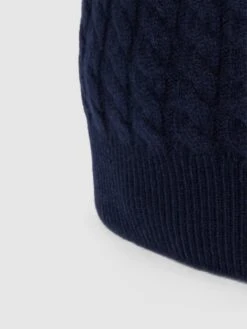 Christian Berg Woman Strickmütze Aus Kaschmir - Dunkelblau -Damenbekleidungsgeschäft a9138j2990p4ck2k8so3ahi3a0q56e9na17kai9had7keli19oo4acpj8t8kahqh6gpj8di695650c2798o30oj36osmcchh71j3ecpkchim4ob2c5gjcdhpchijiphkc5j36d0