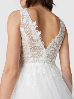 TROYDEN COLLECTION Brautkleid Mit Floralen Stickereien - Ecru -Damenbekleidungsgeschäft a98ksdi9a91j4dpk88p56ji1652lacal9gq4og9j8d3l6i2daks4gd1i690kcdhi690kokq59d244gphap3jaoph6dj30c1p6lhj4cpkc9i3ee33clh3gopgccomcdb56so66p0