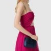 Vera Mont Clutch Mit Strukturmuster - Marineblau 1 Vera Mont Clutch Mit Strukturmuster - Marineblau -Damenbekleidungsgeschäft acpl0eafa4ol0kah9soj4cqca13k4ca9ap0kud1m8h548ja19oolaeakah4l2e1paoql8h286krkmga56p3j8pj26hj6cpb26gpmac9k74s36e9n6cqm8oj174rmcchh75gm6pg