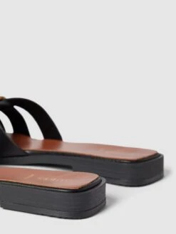 Guess Pantoletten Aus Leder Mit Label-Detail Modell 'SYMO' - Schwarz -Damenbekleidungsgeschäft acqj6li8akpk8ipn693j8lho88o34ihn9l742iq184ol8iqm60q52j27a4o3ee9pal3kajq5a13l6c9n8l3madj669h68dhn6oq36c9kclimcob2ccr6cc9mcgp66e34ccqmcdg