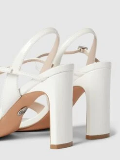 Buffalo Sandalette Mit Dornschließe Modell 'Jean' - Weiß -Damenbekleidungsgeschäft ad434hpnad442dih655j4d286t7l0iqi6co3aghp8l8j2lajal9j0i27al256c1h8l94id1pah6j6i2ma13jedhlcgsjgd9p71hjio9k6hh3eoj5ckp3achoc9j3gc1pccp3ee0