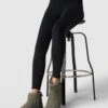 UGG Stiefel Mit Label-Details - Mittelgrau -Damenbekleidungsgeschäft agrk8diaa583ek278d0kojah70rl6cai94r46ca575450dq5al1j2ghh90p54g9h8osl8j2568okki2i6t3jiob36cp68cho6orm6cpkc4r32e9icosjap1lclh30phpccrmcdo