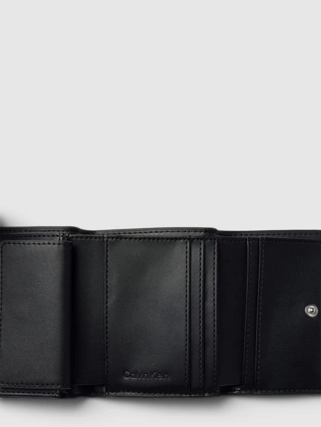 CK Calvin Klein Portemonnaie Mit Label-Detail - Schwarz 6 CK Calvin Klein Portemonnaie Mit Label-Detail - Schwarz – Bild 4