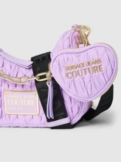 Versace Jeans Couture Hobo Bag Mit Steppnähten - Flieder -Damenbekleidungsgeschäft ah742cq18d450jho8944qh1o613k8cig9koj6c1m8p0laga29l94qcik8h5jicq7a184ukag85232l286go64c1ncgrj0p9nc4q34c1k6tj6ae336cr3gdb661i3iob26os66c0