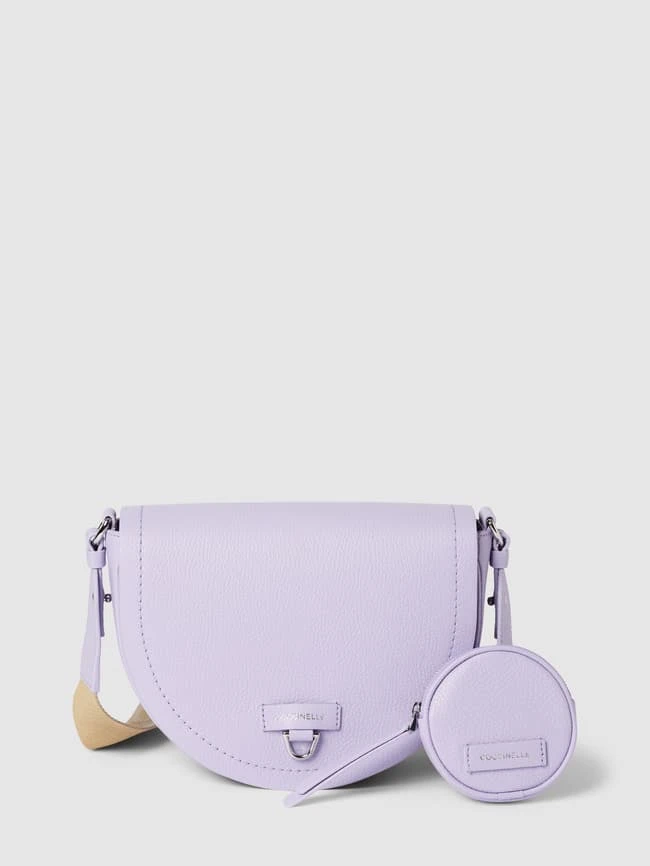Coccinelle Saddle Bag Mit Label-Detail Modell 'BLAIRE' - Flieder 4 Coccinelle Saddle Bag Mit Label-Detail Modell 'BLAIRE' - Flieder – Bild 2