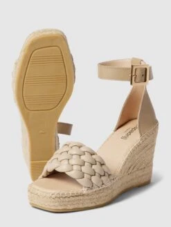 Espadrij Wedges Mit Dornschließe Modell 'SAINT TROPEZ' - Beige -Damenbekleidungsgeschäft al2jie9oad930h9i8p2l2h2ja134sh1k8l8j6cpp9h658dac710l4k1o8cp58hab70rj0iq875258iq48ko38d9j6gq3ad9kc8p66d1k6oqm4e9hcpim2e9j64sm4p336coj8do