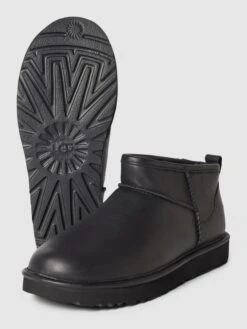 UGG Boots Mit Label-Patch Modell 'CLASSIC ULTRA MINI' - Schwarz -Damenbekleidungsgeschäft ap8j0ca6910kcgie8grkkhhl6p4l6did6t83egq48gql6da985358dhja8s58d1k898kadpj8h9kii1k74o34phocpgmad9i6sq34p9kckq6cohnchh6ae1l70sjae9o6ooj4oo
