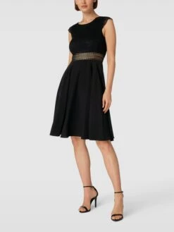 V.M. Cocktailkleid Mit Spitzenbesatz - Schwarz